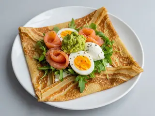 Crepe Con Salmón Y Guacamole