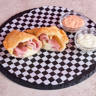 Pastel de jamón y queso