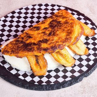 Cachapa queso y plátano maduro