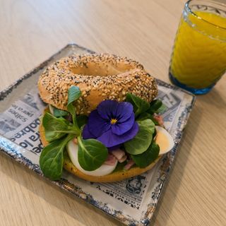 Bagel California