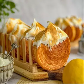 NY Roll Lemon Pie