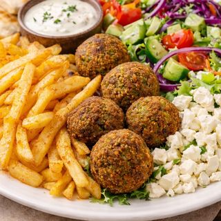 Plato falafel