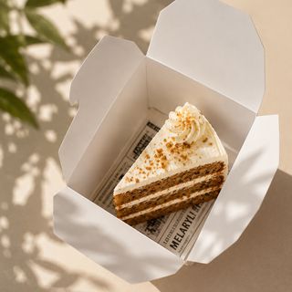 Porción de tarta de zanahoria