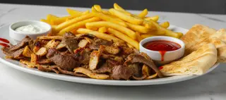 Plato Solo Carne Y Salsa Con Patatas