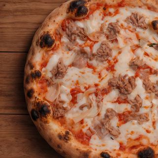 Pizza De Tonno E Cipolla