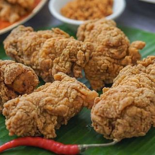 Alitas fritas (6 Uds.) + Patatas + 1 Refresco