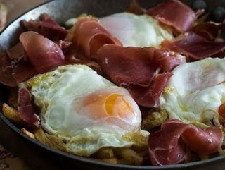 Sartén de cecina de la encina