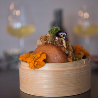 Bao de soft shell crab