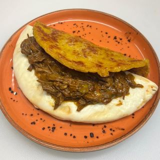 Cachapa De Carne Mechada (1 Ud.)