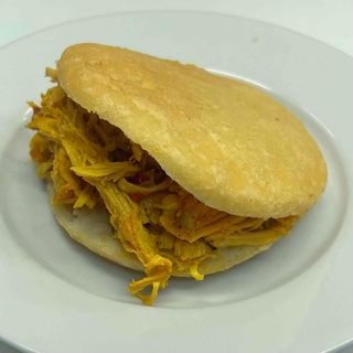 Arepa De Pollo Guisado (1 Ud.)