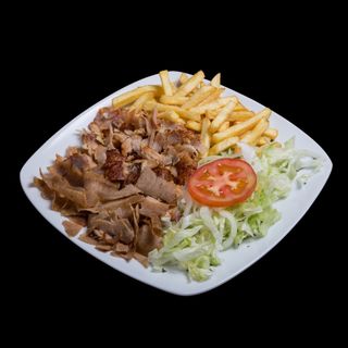 PLATO DE POLLO ,TERNERA O MIXTO CON ENSALADA,PATATAS Y PAN