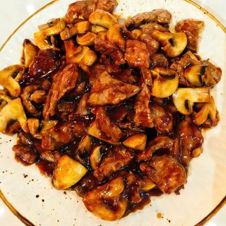 49 Ternera con chanpiñón