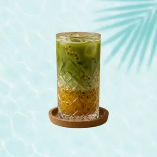 Maracuyá Collagen Matcha Ice Latte