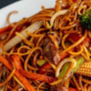 Tallarines Con Ternera Y Salsa De Ostras