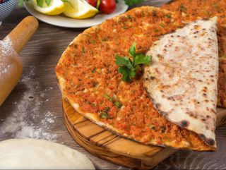 Lahmacun(pizza turca)
