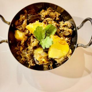 Patatas con berenjenas (Baingan Aloo)