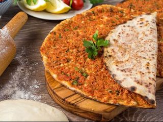 Lahmacun(pizza turca)