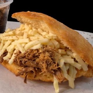 Arepa De Carne Mechada