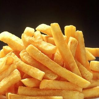 Papas locas solas con salsas.