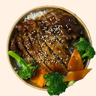 PATO FRITO CON SALSA YAKITORI