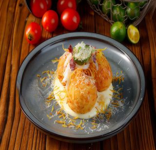 Bolas De Camarón Con Salsa Parmesano (4 Uds.)