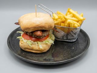 Tequeburguer con patatas