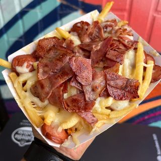 Salchipapas sencilla