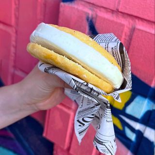 Arepa de queso de mano