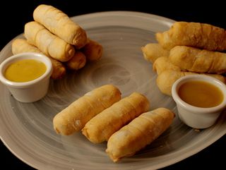 6 Tequeños de Queso Blanco Latino.