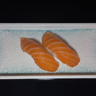 140- Nigiri De Salmón