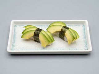 144- Nigiri De Aguacate