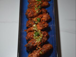 Tebas Karaage Anticuchera