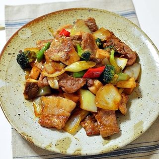 Panceta cocida a baja temperatura con verduras