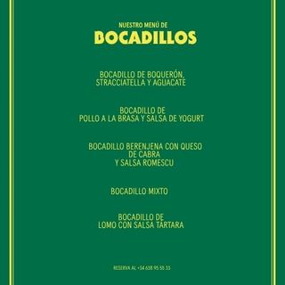 Bocadillo de Berenjena con Queso de Cabra y Romescu