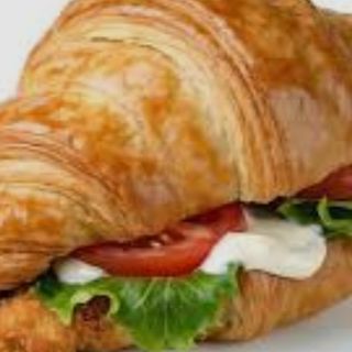 Croissant de pechuga empanada full
