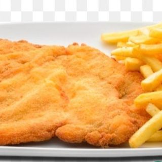 Combinado de pechuga empanada