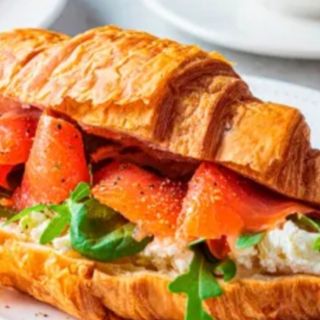 Croissant de atún full