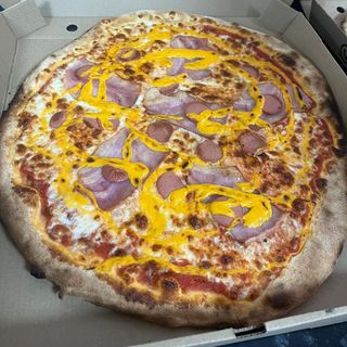 Pizza Frankfurt (35 Cm.)