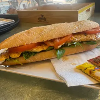 Bocadillo vegetal de pollo