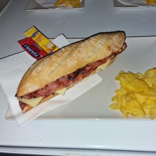 Bocadillo Beicon y Queso