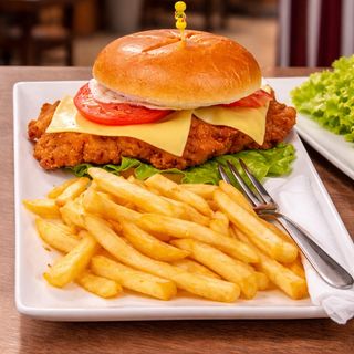 Sándwich De Milanesa De Carne Ternera o Pollo