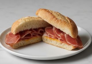 Bocadillo Frío De Jamón Del País