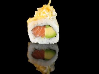 Uramaki sunrise roll 4pzs