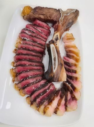 Chuletón De Vaca Vieja Del País Vasco (1 Kg.)