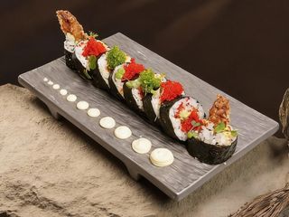 Sushi roll flying crab futomaki
