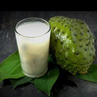 Jugo de guanábana con agua
