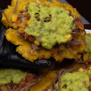 Patacones Colombianos Rellenos De Carnes