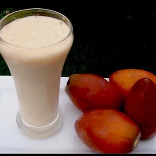 Jugo de tomate de árbol con leche