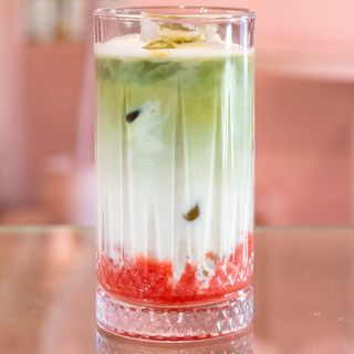 Ice matcha latte de frambuesa