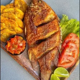 Pescado con tostones